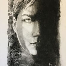 My project in Artistic Charcoal Portraiture: Creating Atmosphere course. Projekt z dziedziny Trad, c, jna ilustracja,  Sztuki piękne,  R, sunek, Portret, R, sunek realist, czn,  R, sunek art, st i czn użytkownika liliana_cowlam - 23.11.2021