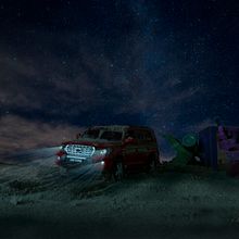 toyotaen la noche. Photograph, and Product Photograph project by Hernán Millán - 11.26.2021