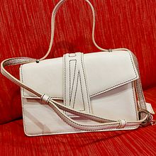 Mi Proyecto del curso: Diseño profesional de bolsos de cuero. Design, Accessor, Design, Arts, Crafts, Fashion Design, and Sewing project by Ana - 12.05.2021