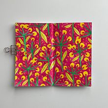 My project in Botanical Patterns in a Sketchbook: Conquer the Blank Page course. Ilustração tradicional, Pattern Design, Ilustração botânica, e Sketchbook projeto de Hanna Shvaikova - 06.12.2021