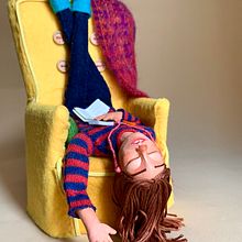 Cozy Feeling OOAK art doll / art toy. Een project van Speelgoedontwerp, Art to y Ontwerp van personages van Irem Nur Terzi - 07.12.2021