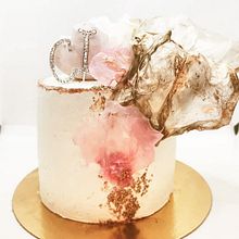 Mon projet du cours : Cake design : techniques décoratives modernes. Design, and DIY project by sabirine Boutaarourte - 12.09.2021