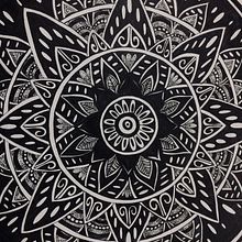 Mon projet du cours : L'art de dessiner des mandalas : créez des motifs géométriques. Drawing & Ink Illustration project by Melanie Vincent - 11.26.2021