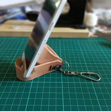 Mi Proyecto del curso: Diseño de accesorios en cuero sin costuras. Un proyecto de Diseño de complementos, Artesanía, Diseño y Costura de Silvana Cuello - 11.12.2021