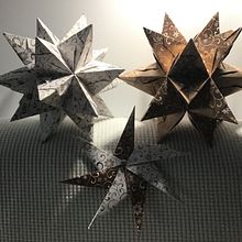 Mi Proyecto del curso: Creación de lámparas de origami con papel. Un projet de Artisanat, Design, Fabrication de mobilier, Conception d'éclairage, Papercraft, Décoration , et DIY de Mari Jiménez García - 08.12.2021