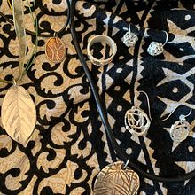 Mi Proyecto del curso: Introducción a técnicas de joyería en metales. Un proyecto de Diseño de complementos, Artesanía, Diseño de jo y as de Cora Amarante Pérez - 13.12.2021