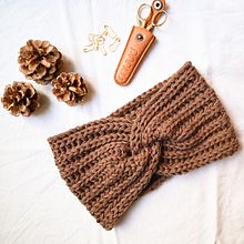Brianna Headband. Design, Arts, and Crafts project by Simone Ryan - 12.13.2021
