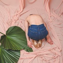 A Fine Mess. Un proyecto de Producción audiovisual					, Fotografía de moda, Creatividad y Dirección de arte de Larissa Cunegundes - 13.12.2021
