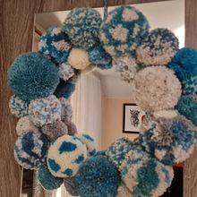 My project in Pom-Pom Design and Creation course. Arts, Crafts, Decoration, and DIY project by carriemcb - 12.14.2021