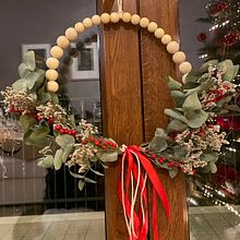 Il mio progetto del corso: Creazione di una ghirlanda con fiori secchi. Un progetto di Design, Interior design, Paesaggismo, DIY e Design floreale e vegetale di dondi - 12.12.2021