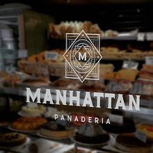 Manhattan Panaderia. Design, Advertising, Traditional illustration, Art Direction, Br, ing, Identit, Editorial Design, Design Management, and Graphic Design project by Mauricio Dinelli - 03.03.2021
