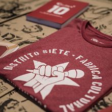 D7® Tienda Iconográfica. Design, Traditional illustration, Advertising, Music, Photograph, Packaging, Screen Printing, Product Design, Photograph, Post-production, Fashion Photograph, Product Photograph, and Street Art project by Mauricio Dinelli - 03.01.2018