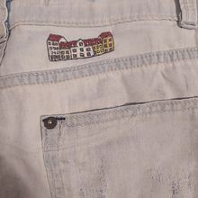 Meu projeto do curso: Upcycling com bordado. Fashion Design, Embroider, Sewing, DIY, Upc, cling, and Textile Design project by Marina Boscato - 12.17.2021