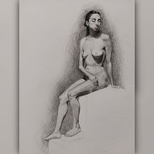Desnudo femenino a carboncillo. Realistic Drawing project by Paula Jiménez - 12.18.2021