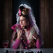 In-Sanctus?. Un proyecto de Fotografía, Dirección de arte, Diseño de iluminación, Retoque fotográfico, Fotografía de moda, Fotografía de estudio y Fotografía digital de suricatophoto - 20.12.2021