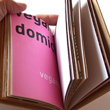 Handmade Notebooks as a Side Project. Arts, Crafts, Writing, Stationer, Design, Creative Writing, Upc, cling, Sketchbook, and Bookbinding project by Shaun Levin - 01.27.2022