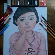 Desenho Da Coreaninha. Un projet de Dessin au cra, on, Dessin réaliste , et Dessin artistique de Milena Silva - 23.12.2021
