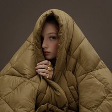 DM. Photograph, Photo Retouching, Photograph, Post-production, Fashion Photograph, Portrait Photograph, Photographic Lighting, Studio Photograph, Digital Photograph, Fine-Art Photograph, Commercial Photograph, Instagram Photograph, Photographic Composition, and Art Direction project by Natalia Gw - 12.28.2021