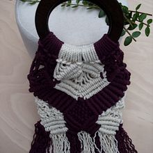 Mein Kursprojekt: Design und Herstellung von Makramee-Handtaschen. Un proyecto de Diseño, Diseño de complementos, Artesanía, Costura, Tejido, Macramé y Diseño textil de Sylvi H - 29.12.2021