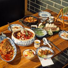 Szechuan Mountain House for The New Yorker Magazine Ein Projekt aus dem Bereich Gastronomiefotografie und Fotografie von Cole Wilson - 03.01.2022