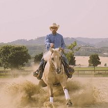 Aqveduct Ranch // Reining. Motion Graphics, Video, and Audiovisual Production project by Andrea Tubili - 07.08.2021