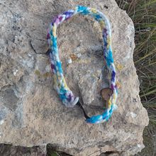 Cinta ganchillera para recoger el pel. Crochet, Arts, and Crafts project by georgina - 01.04.2022