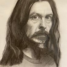 Il mio progetto del corso: Ritratto realistico con matite di grafite. Traditional illustration, Fine Arts, Sketching, Pencil Drawing, Drawing, Portrait Drawing, Realistic Drawing, Artistic Drawing, and Figure Drawing project by Diana Dirindiana - 01.05.2022