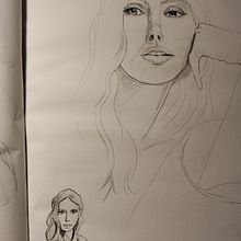 Mein Kursprojekt: Skizzenbuch für Porträts: Erkunde das menschliche Gesicht. Un proyecto de Bocetado, Dibujo, Dibujo de Retrato, Dibujo artístico y Sketchbook de ve_voss - 06.01.2022