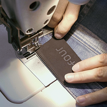 (video) Denim Collection | FOUR Amsterdam (marketing campaign). Un progetto di Content marketing, Video, Br, ing, Br, identit, Marketing, Marketing digitale, Marketing per Instagram, Instagram, Video editing e Fashion design di Jona Rhebok - 07.01.2022