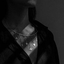 Linha Cosmic Signs. Design, Jewelr, and Design project by Rafaela Delbon - 01.07.2022