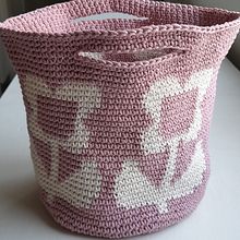 Mi Proyecto del curso: Tapestry: técnica de crochet para dibujar con hilos. Een project van Ontwerp van accessoires, Patroonontwerp, Textiel, DIY, Haken y Textielontwerp van Mariana - 07.01.2022