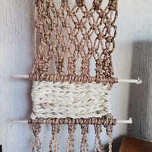 Mi Proyecto del curso: Introducción al macramé: creación de un tapiz decorativo. Accessor, Design, Arts, Crafts, Interior Design, Decoration, Fiber Arts, Macramé, and Textile Design project by Paulina Suárez - 01.09.2022