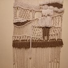 Mi Proyecto del curso: Introducción al macramé: creación de un tapiz decorativo. Een project van Ontwerp van accessoires, Craft, Interieurontwerp,  Interieurdecoratie, Textiel, Macramé y Textielontwerp van Lorena Estable - 04.01.2022