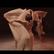 Diseño y confección de vestuario para video clip musical. Un proyecto de Diseño de vestuario y Dirección de arte de Leandra Rodríguez - 20.05.2019