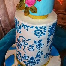 My project in Sugar Flowers for Cake Designs course. Design, and DIY project by Gosegomang Samson - 01.13.2022