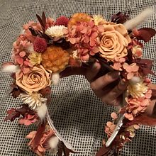 My project in Floral Headpiece: Using Flowers to Create Accessories course. Un projet de Création d'accessoires, St, lisme, DIY , et Art floral et végétal de sam92alellora - 13.01.2022