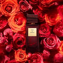 Flower Editorial for Parfümerie DOUGLAS GmbH. Photograph, Photograph, and Post-production project by Mareike Keicher - 01.14.2022