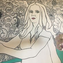 Acrylic and marker self portrait on canvas. Un progetto di Illustrazione tradizionale di Michelle Bortot - 15.01.2022