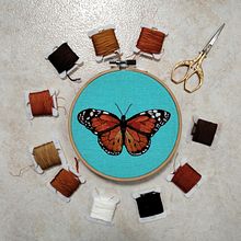 mariposa monarca . Traditional illustration, Embroider, and Textile Design project by Angie Ortiz Sanchez - 01.15.2022