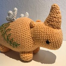 Mein Kursprojekt: Design und Schöpfung von Amigurumi. Un progetto di Artigianato, Design di giocattoli, Fiber Art, DIY, Uncinetto, Amigurumi e Textile Design di ros_szb - 15.01.2022
