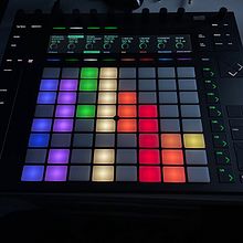 Mon projet du cours : Création de beats Lo-fi avec Ableton Live et Push. Music, and Music Production project by Julien - 01.16.2022