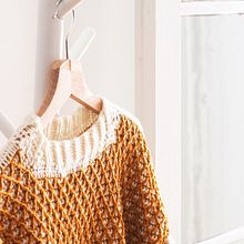 Karma Sweater- Libro The Sewing Box Magazine . Crochet, Creativit, and Fiber Arts project by Laura Algarra - 01.18.2022