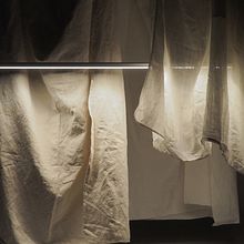 ilumina el cambio. Art Direction, Photograph, Photo Retouching, Studio Photograph, Photographic Lighting, Photographic Composition, Interior Photograph, Photograph, Post-production, and Lighting Design project by Júlia Vera Font - 01.18.2022