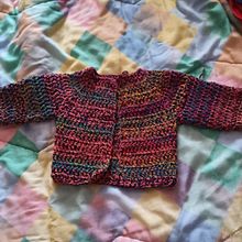 Il mio progetto del corso: Top-down: capi interi all'uncinetto. Projekt z dziedziny Projektowanie mod,  Tkactwo, DIY, Sz, dełkowanie, Wzornictwo tekst i liów użytkownika Antonella De Martiis - 19.01.2022