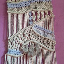 My project in Introduction to Macramé: Creation of a Decorative Tapestry course. Accessor, Design, Arts, Crafts, Interior Design, Decoration, Fiber Arts, Macramé, and Textile Design project by nathalie grosmaire - 01.09.2022