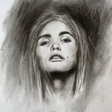 Mein Kursprojekt: Künstlerisches Porträt mit Kohlestift: die Atmosphäre. Traditional illustration, Fine Arts, Drawing, Portrait Drawing, Realistic Drawing, and Artistic Drawing project by Jürgen - 01.20.2022