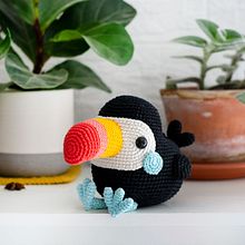 Toco il Tucano / Toco the Toucan. Crochê, Amigurumi, Criatividade, DIY, e Design de personagens projeto de Ilaria Caliri - 20.01.2022
