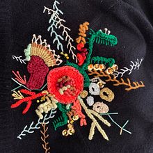 Mi Proyecto del curso: Técnicas avanzadas de bordado: puntadas y composiciones con volumen. Bordado, e Design têxtil projeto de Carol Morales Ramirez - 21.01.2022