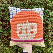 My project in Tapestry: Crochet Techniques for Drawing with Thread!. Accessor, Design, Pattern Design, Fiber Arts, DIY, Crochet, and Textile Design project by Chloe Bell - 01.22.2022