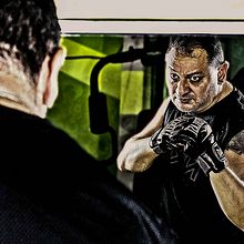 Retoque de retrato 2022. Photograph, Fine Arts, Graphic Design, Photograph, Post-production, Photo Retouching, Portrait Photograph, Studio Photograph, Digital Photograph, and Fine-Art Photograph project by Hilmar Brenes Ramírez - 01.20.2022